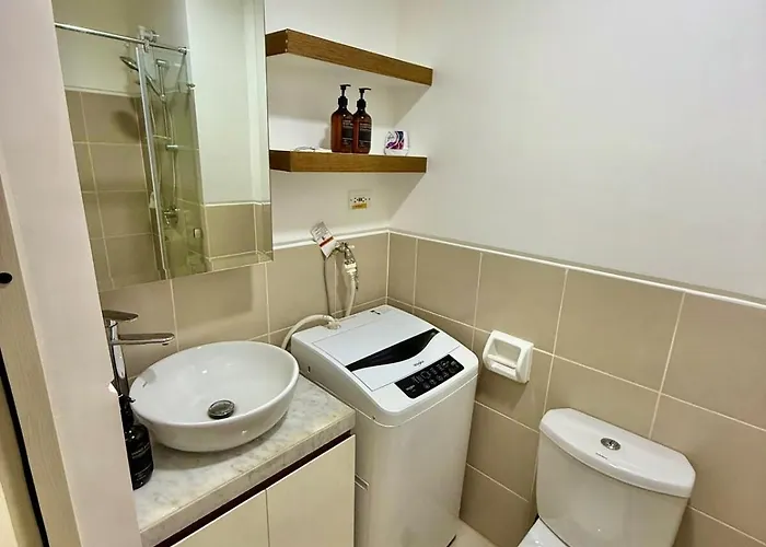 Japandi-inspired 1br Beside Sm Southmall Apartamento Manila